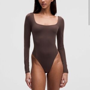 Lululemon Wundermost Ultra-Soft Nulu Square-Neck
Long-Sleeve Bodysuit - M